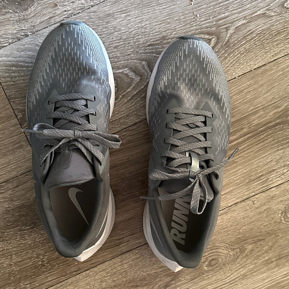 Nike Women’s Charcoal Athletic Sneakers